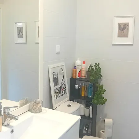 Cozy & Comfortable In Апартаменти
